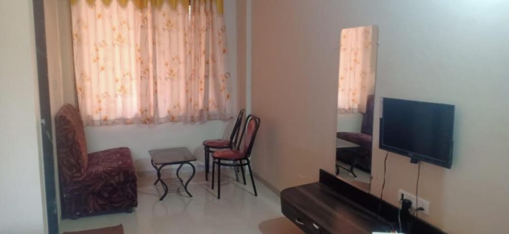 Hotel Rajendra Chinchani Buitenkant foto